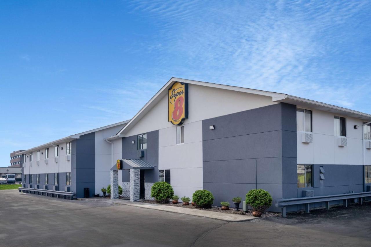 Super 8 By Wyndham Merrillville Exterior photo