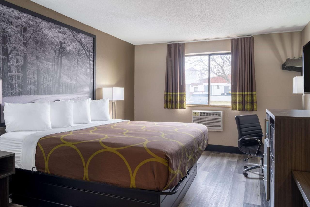Super 8 By Wyndham Merrillville Exterior photo